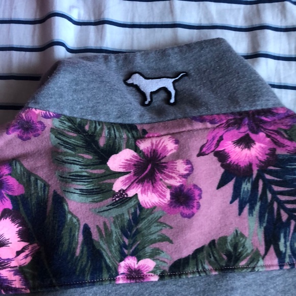 VS PINK Floral Quarter-Zip Sweatshirt - Picture 5 of 6